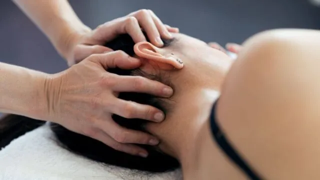 Patient-scalp-massage-long-left-align Patient-scalp-massage-long-left-align